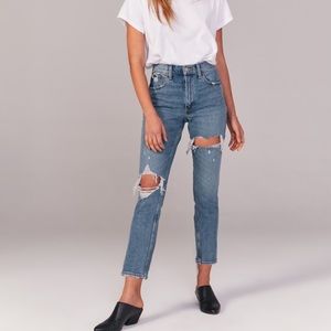 ABERCROMBIE HIGH RISE MOM JEANS